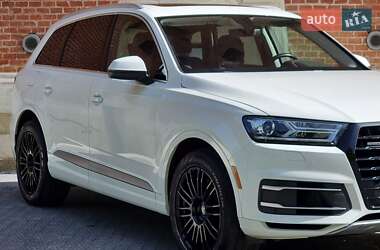 Внедорожник / Кроссовер Audi Q7 2018 в 