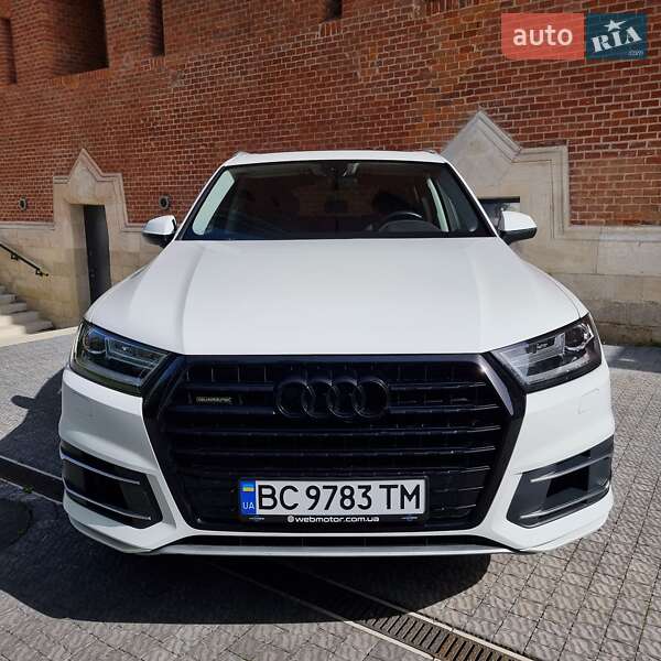 Внедорожник / Кроссовер Audi Q7 2018 в 