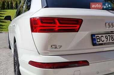 Внедорожник / Кроссовер Audi Q7 2018 в 