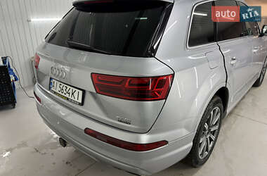 Позашляховик / Кросовер Audi Q7 2018 в 