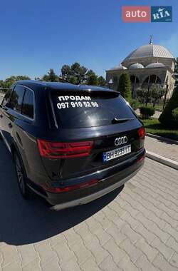 Внедорожник / Кроссовер Audi Q7 2015 в 