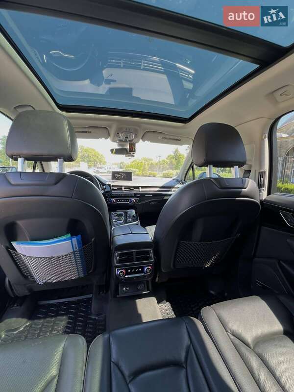 Внедорожник / Кроссовер Audi Q7 2015 в Измаиле