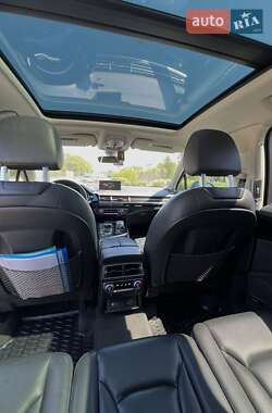 Внедорожник / Кроссовер Audi Q7 2015 в 