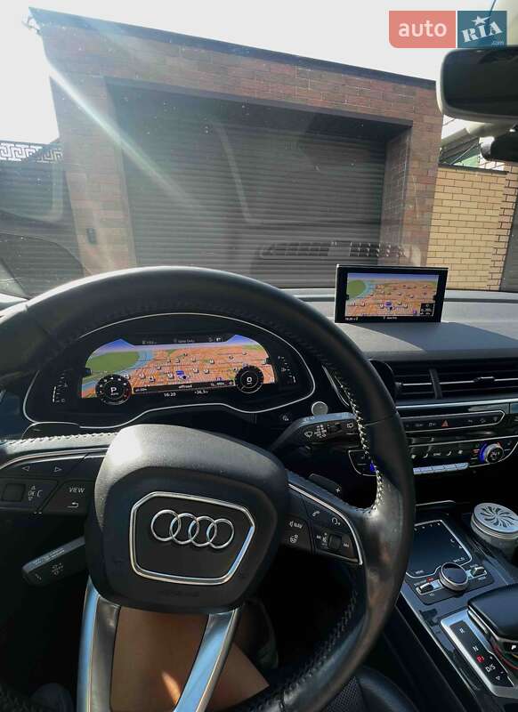 Внедорожник / Кроссовер Audi Q7 2015 в Измаиле