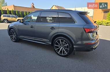 Внедорожник / Кроссовер Audi Q7 2023 в 