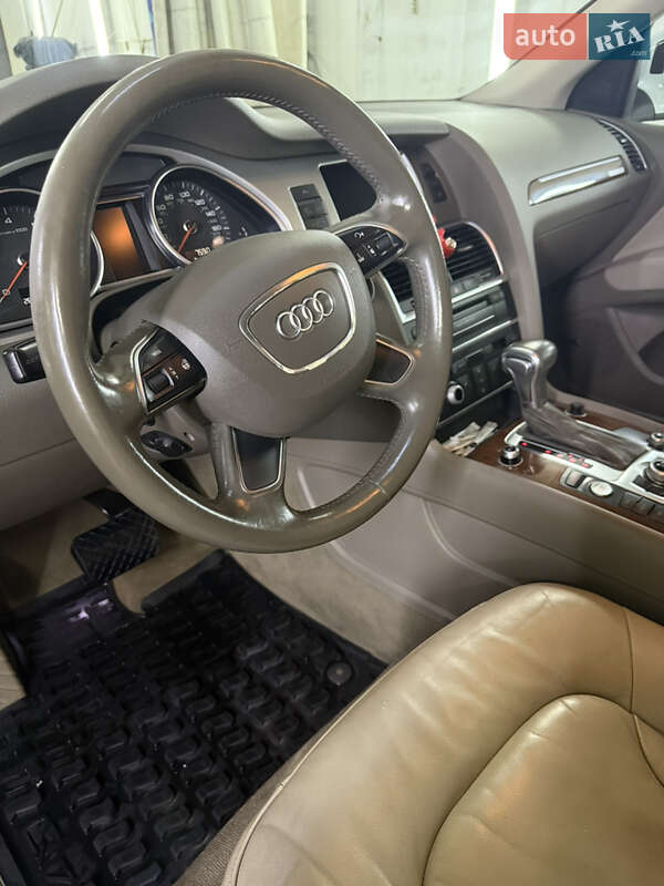 Позашляховик / Кросовер Audi Q7 2015 в Києві фото 12 Позашляховик / Кросовер Audi Q7 2015 в Києві