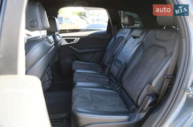Позашляховик / Кросовер Audi Q7 2016 в 