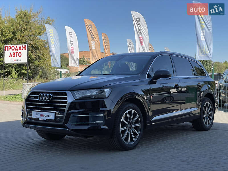Внедорожник / Кроссовер Audi Q7 2015 в 