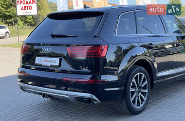 Внедорожник / Кроссовер Audi Q7 2015 в 