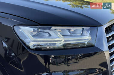Внедорожник / Кроссовер Audi Q7 2015 в 