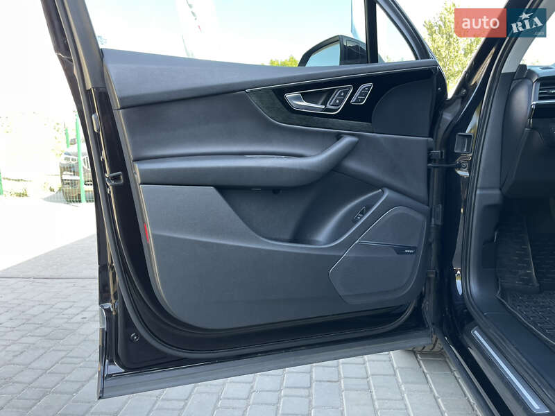 Внедорожник / Кроссовер Audi Q7 2015 в Бердичеве