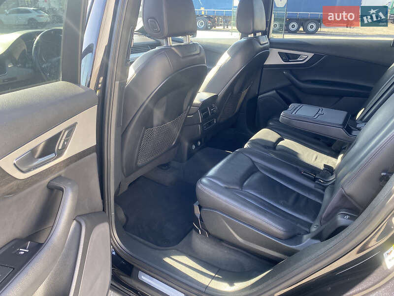Позашляховик / Кросовер Audi Q7 2017 в Вінниці