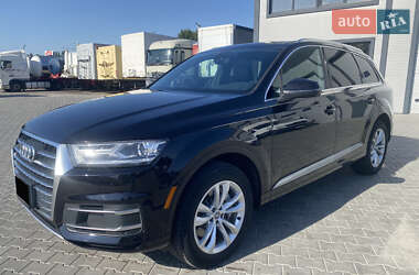 Внедорожник / Кроссовер Audi Q7 2017 в 