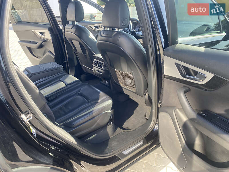 Позашляховик / Кросовер Audi Q7 2017 в Вінниці