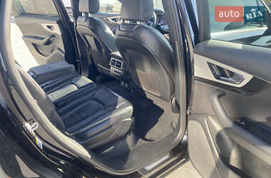 Внедорожник / Кроссовер Audi Q7 2017 в 