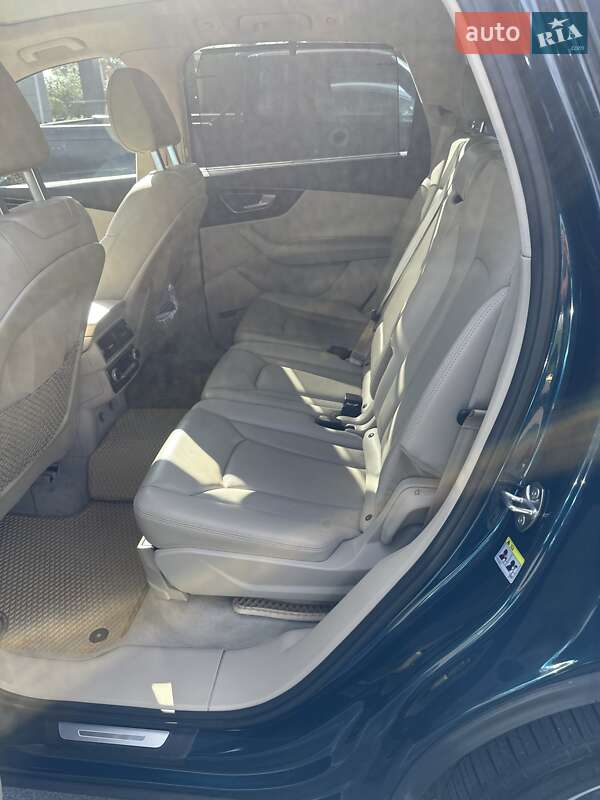 Внедорожник / Кроссовер Audi Q7 2017 в Киеве