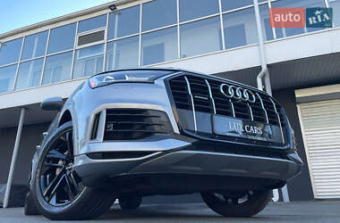 Позашляховик / Кросовер Audi Q7 2019 в 