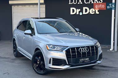 Позашляховик / Кросовер Audi Q7 2019 в 