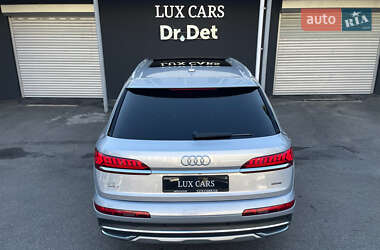 Позашляховик / Кросовер Audi Q7 2019 в 