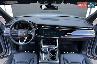 Позашляховик / Кросовер Audi Q7 2019 в 