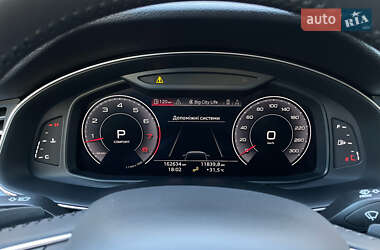 Позашляховик / Кросовер Audi Q7 2019 в 