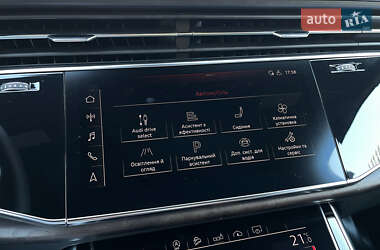 Позашляховик / Кросовер Audi Q7 2019 в 