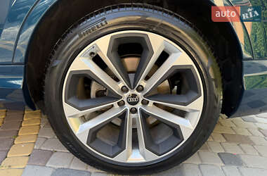 Внедорожник / Кроссовер Audi Q7 2020 в 