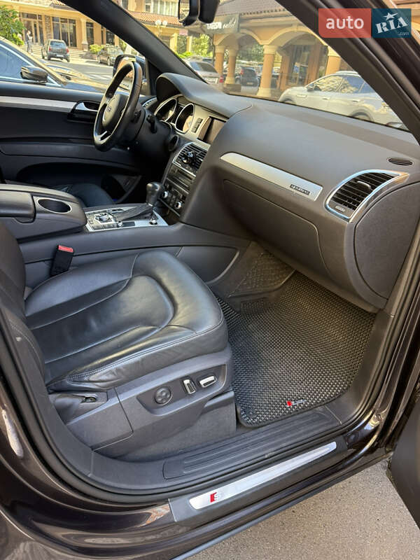 Внедорожник / Кроссовер Audi Q7 2013 в Киеве
