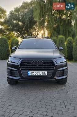 Позашляховик / Кросовер Audi Q7 2015 в 