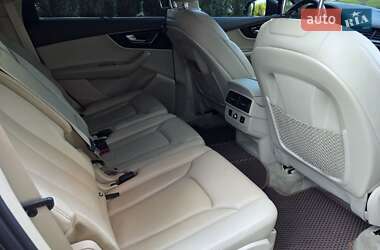 Позашляховик / Кросовер Audi Q7 2015 в 