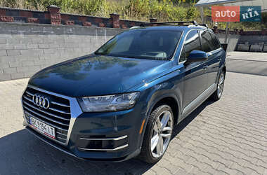 Внедорожник / Кроссовер Audi Q7 2018 в 