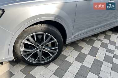 Позашляховик / Кросовер Audi Q7 2017 в 
