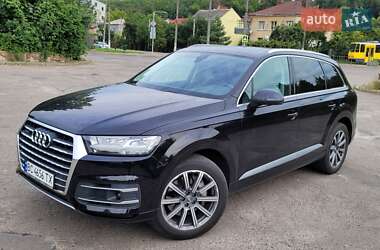 Позашляховик / Кросовер Audi Q7 2018 в 