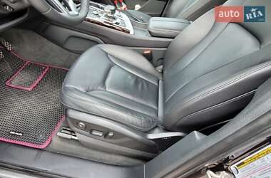 Позашляховик / Кросовер Audi Q7 2018 в 
