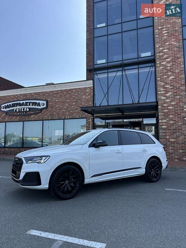 Позашляховик / Кросовер Audi Q7 2022 в Києві