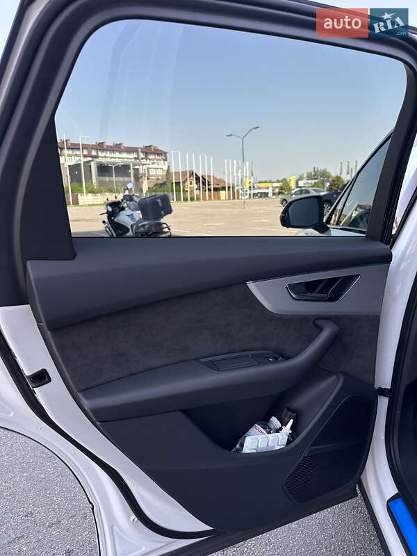Позашляховик / Кросовер Audi Q7 2022 в Києві