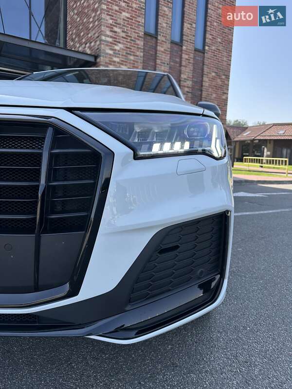 Позашляховик / Кросовер Audi Q7 2022 в Києві