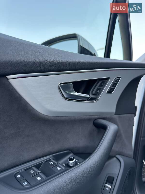 Позашляховик / Кросовер Audi Q7 2022 в Києві