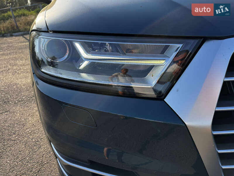 Позашляховик / Кросовер Audi Q7 2019 в Черкасах