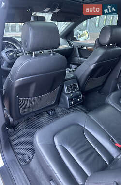 Позашляховик / Кросовер Audi Q7 2010 в 