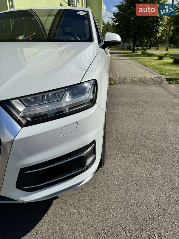 Позашляховик / Кросовер Audi Q7 2016 в Дрогобичі