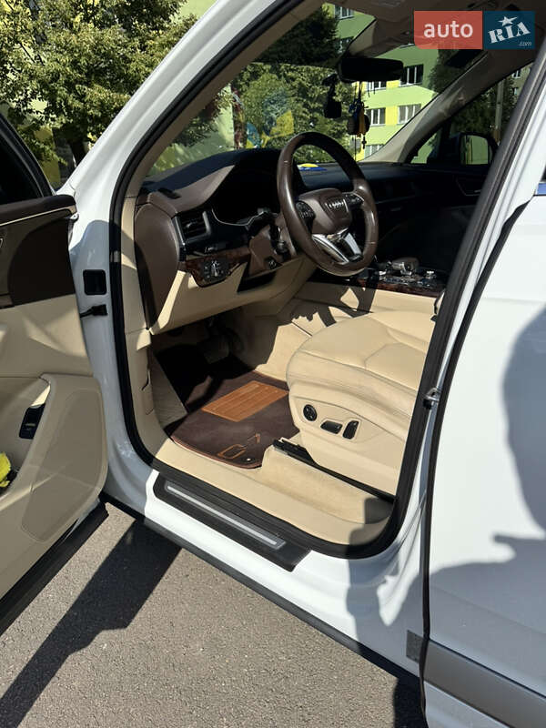 Позашляховик / Кросовер Audi Q7 2016 в Дрогобичі фото 33 Позашляховик / Кросовер Audi Q7 2016 в Дрогобичі