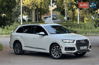 Позашляховик / Кросовер Audi Q7 2016 в 