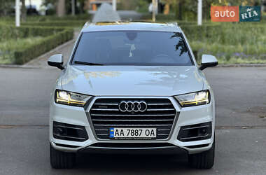 Позашляховик / Кросовер Audi Q7 2016 в 