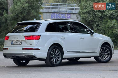 Позашляховик / Кросовер Audi Q7 2016 в 