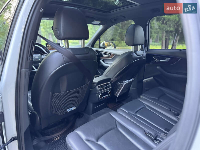 Позашляховик / Кросовер Audi Q7 2016 в Києві фото 63 Позашляховик / Кросовер Audi Q7 2016 в Києві
