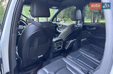 Позашляховик / Кросовер Audi Q7 2016 в 