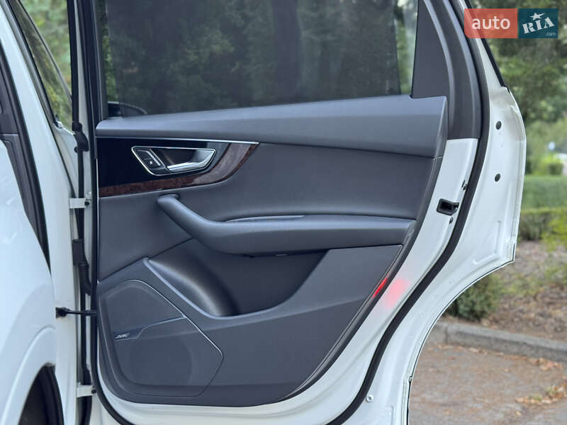 Позашляховик / Кросовер Audi Q7 2016 в Києві фото 68 Позашляховик / Кросовер Audi Q7 2016 в Києві