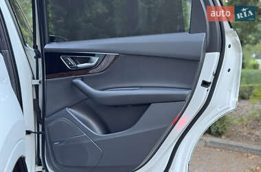 Позашляховик / Кросовер Audi Q7 2016 в 