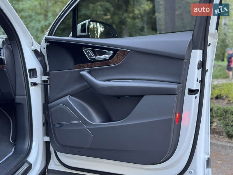 Позашляховик / Кросовер Audi Q7 2016 в Києві фото 73 Позашляховик / Кросовер Audi Q7 2016 в Києві